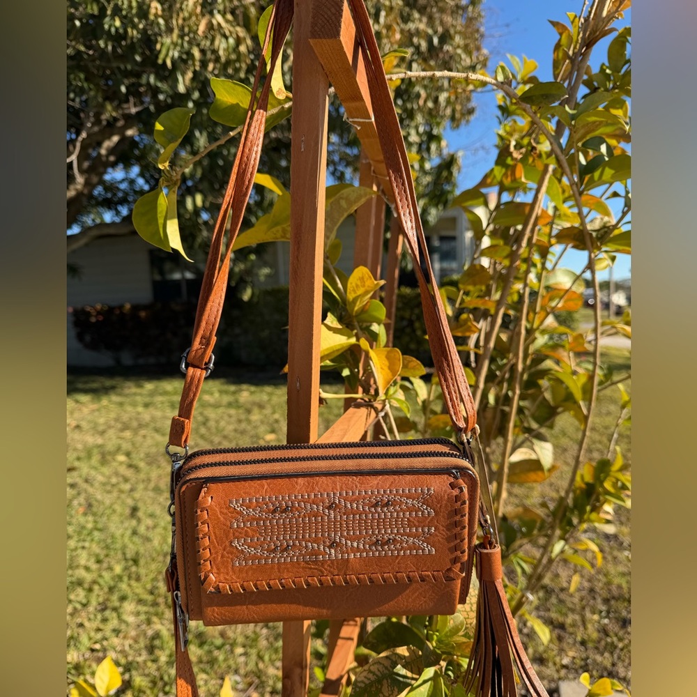 SAM & HADLEY Elegant Brown Vegan Leather Clutch/Crossbody Bag with Tassel - Picture 13 of 15